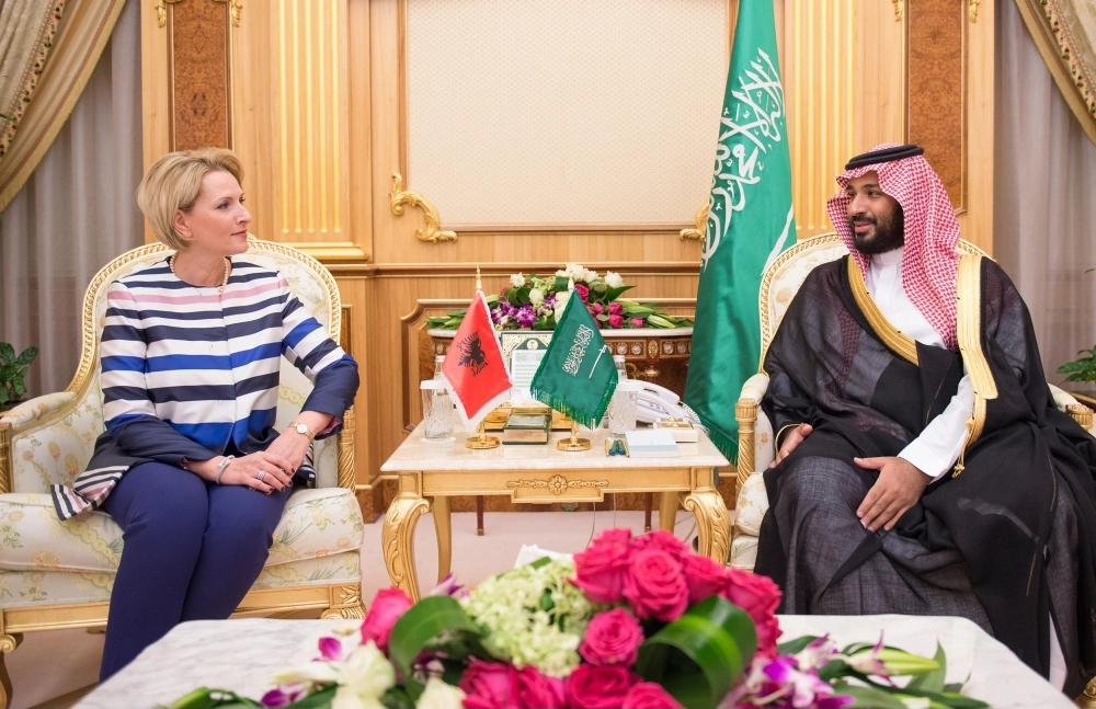 الأمير محمد بن سلمان لدى لقائه ميمي كوذيلي في قصر اليمامة بالرياض (واس) 