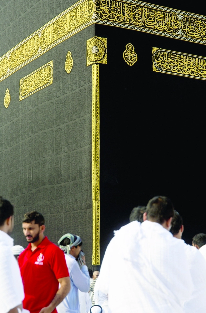 حلية الكعبة الجديدة كما بدت أمس (أنس الحارثي)