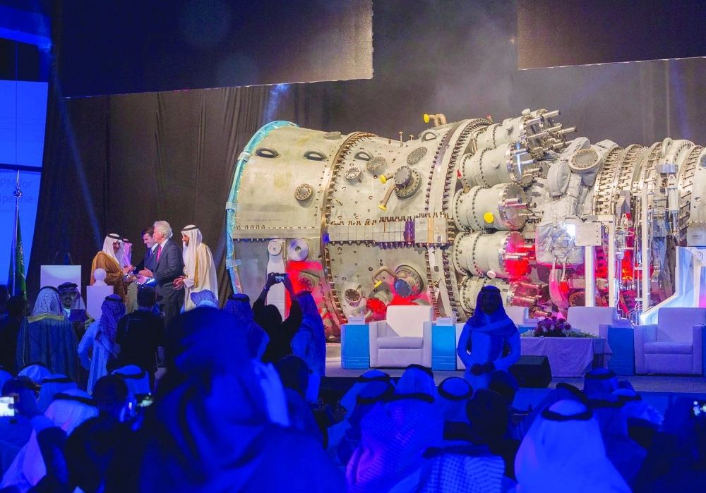 أحد التوربينات الضخمة التي ينتجها المصنع       (حمدان الدوسري)