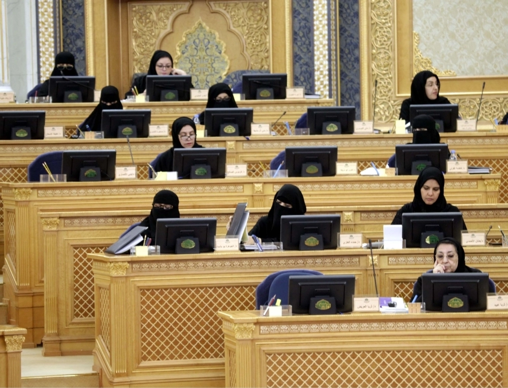 من جلسة مجلس الشورى التي عقدت أمس (مكة)