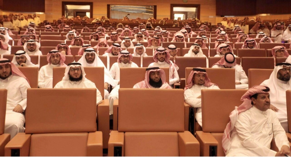 الشريف: المؤسسات التعليمية شريك أساسي في الوقاية من المخدرات وهي المكان الأمثل لبناء المواطن الصالح (واس) 18-01-1438 هـ