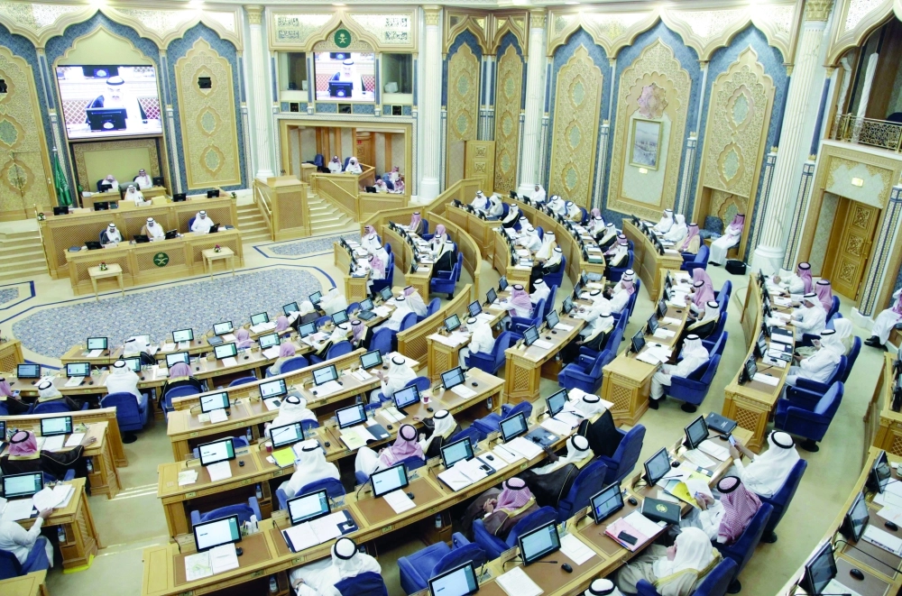 من جلسة مجلس الشورى التي عقدت أمس                    (مكة)