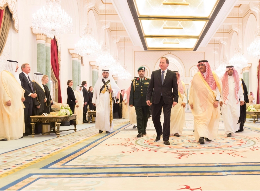 سمو ولي العهد يقيم مأدبة غداء لرئيس وزراء مملكة السويد (واس) 22-1-1438 هـ