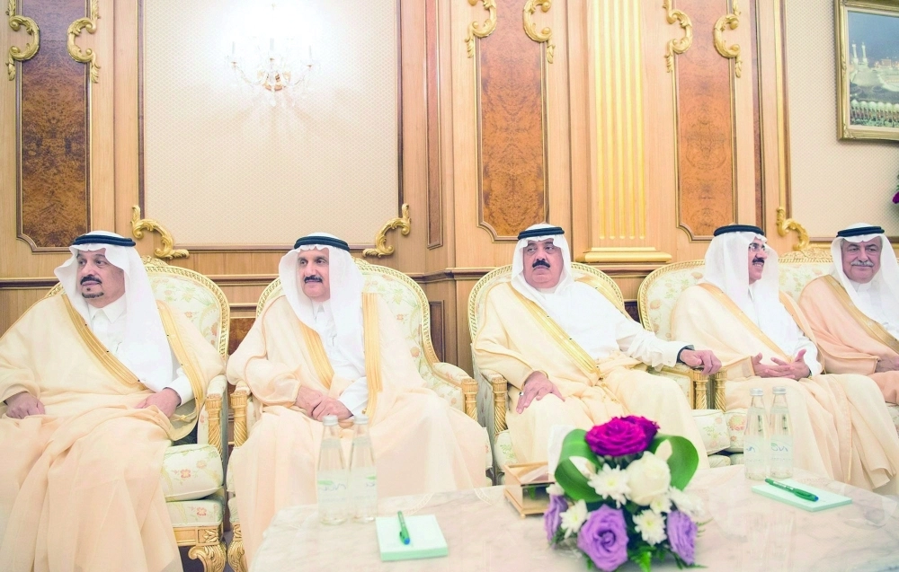 الأمراء فيصل بن بندر ومنصور بن متعب ومتعب بن عبدالله خلال اللقاء
