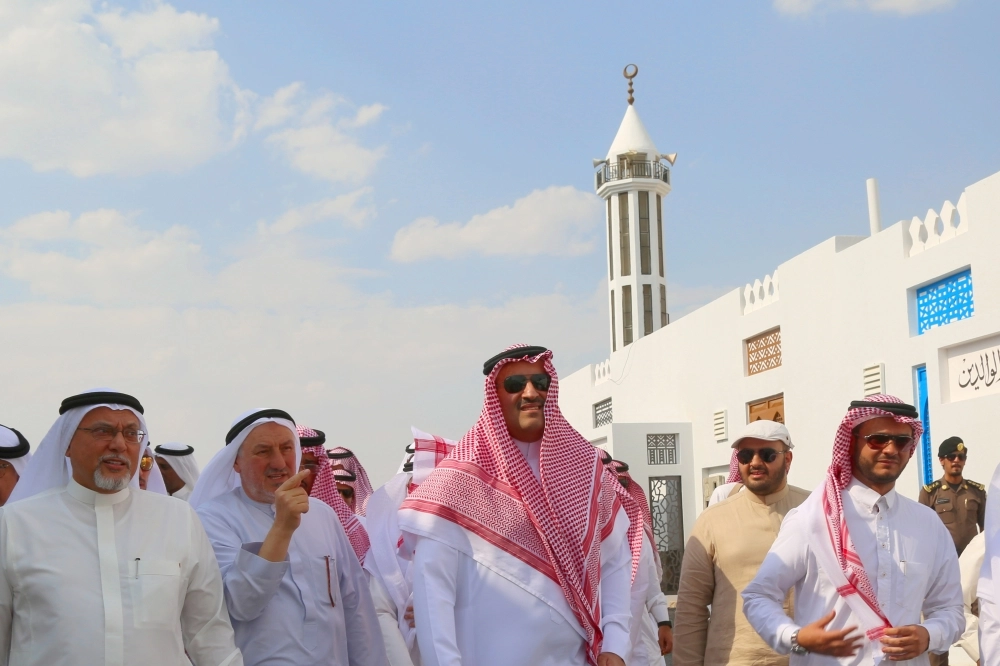 الأمير فيصل بن سلمان يطلع على مشروع التطوير في حمراء الأسد (محمد عبداللطيف)