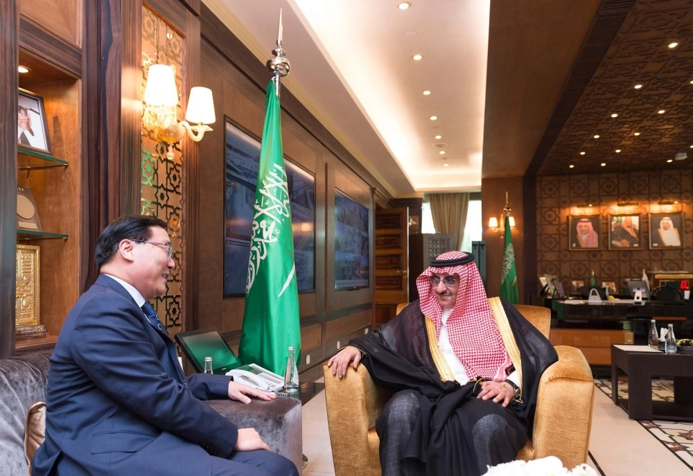 الأمير محمد بن نايف لدى استقباله لي هوا شين   (واس)