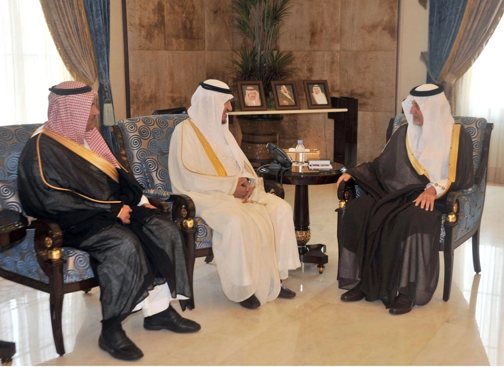 خالد الفيصل لدى لقائه وفد صندوق التنمية الزراعي  (واس)