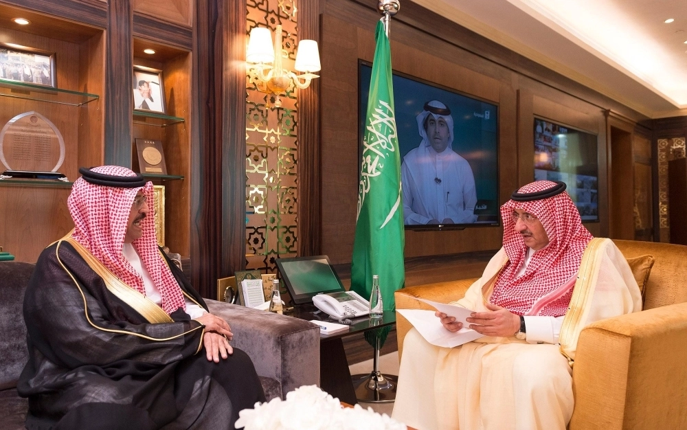 الأمير محمد بن نايف لدى استقباله الشيخ حمود آل خليفة (واس) 