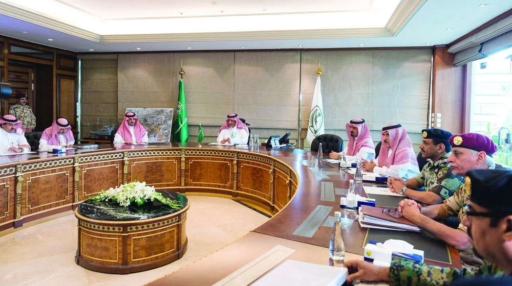 الأمير محمد بن نايف خلال اللقاء