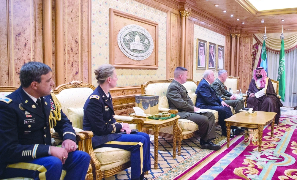 الأمير محمد بن سلمان خلال لقائه جوزيف دانفورد والوفد المرافق