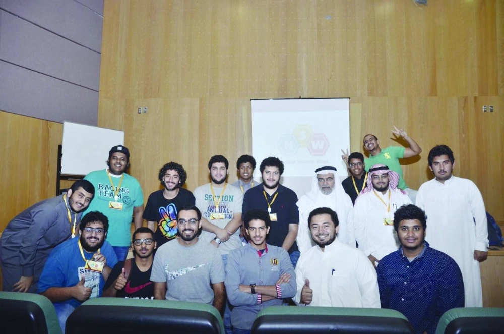 جماعية بعد اختتام أنشطة المنظمة بكلية الهندسة            (مكة)