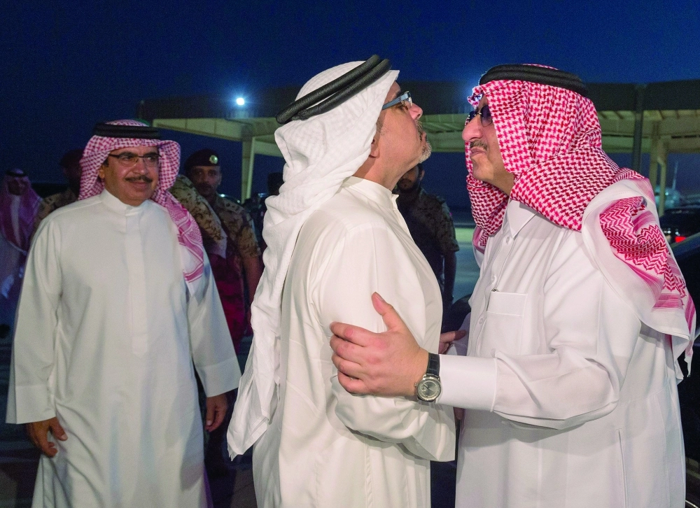 الأمير محمد بن نايف لدى مغادرته مقر التمرين 