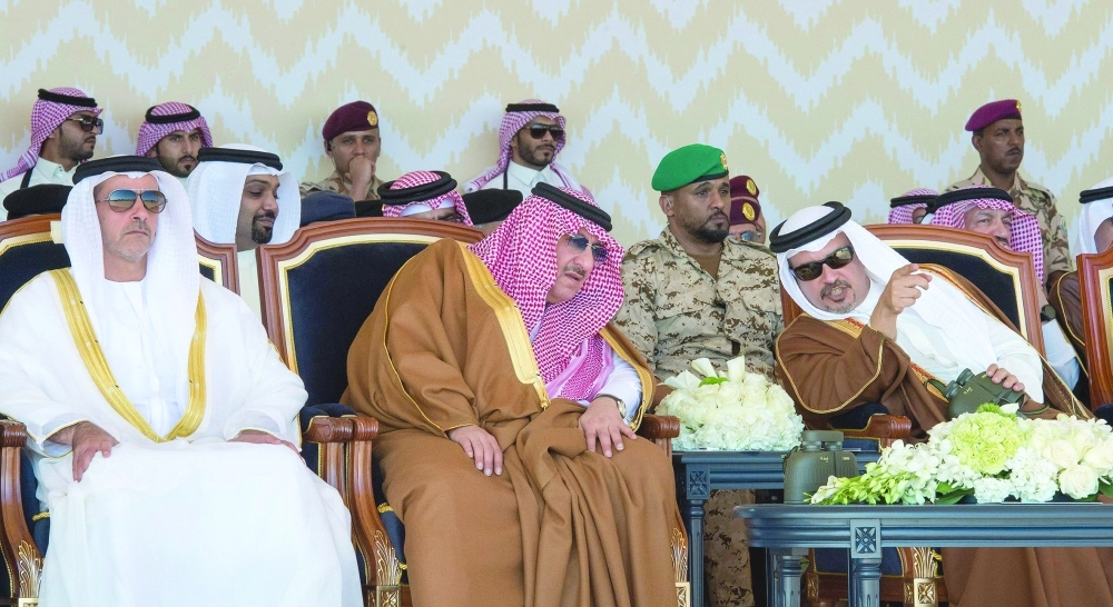 الأمير محمد بن نايف خلال التمرين