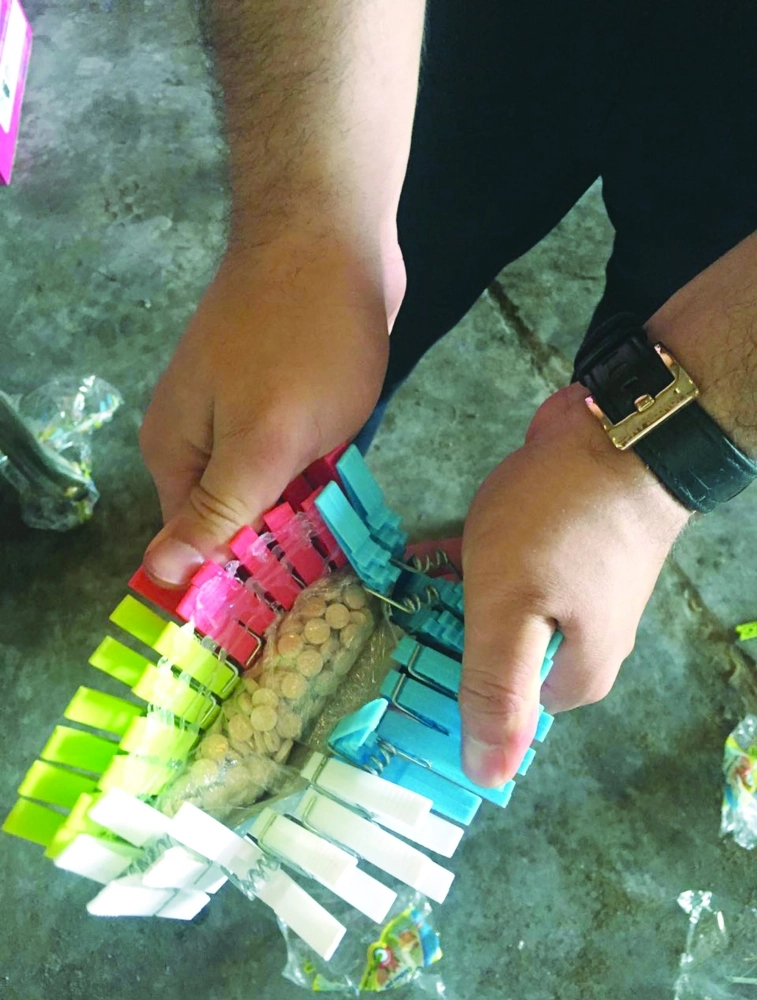 حبوب الكبتاجون المخبأة داخل المشابك  (واس)