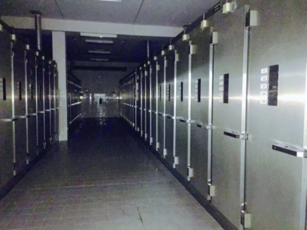 ثلاجة موتى في أحد المستشفيات               (مكة)