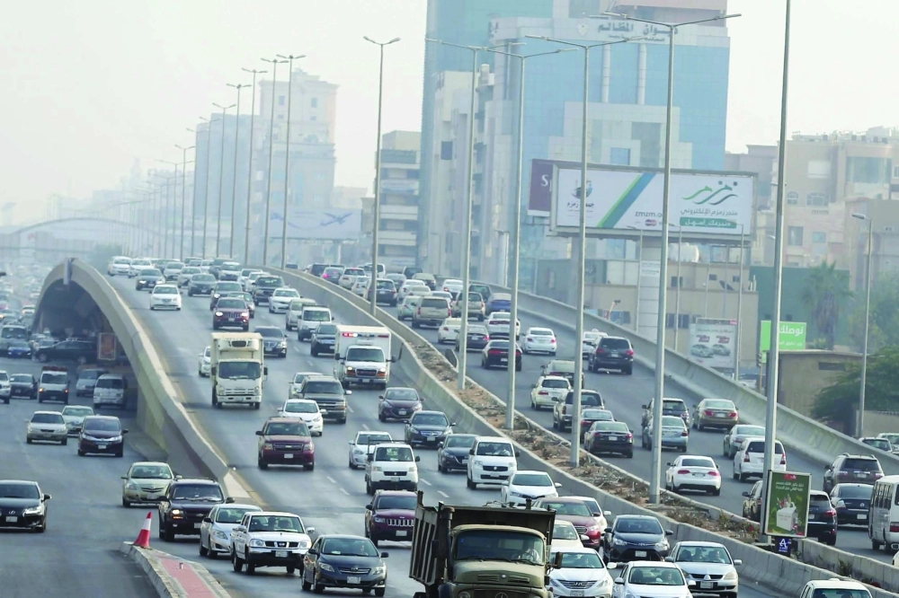 طريق المدينة ويظهر اختفاء الأشجار     (علي الزهراني)