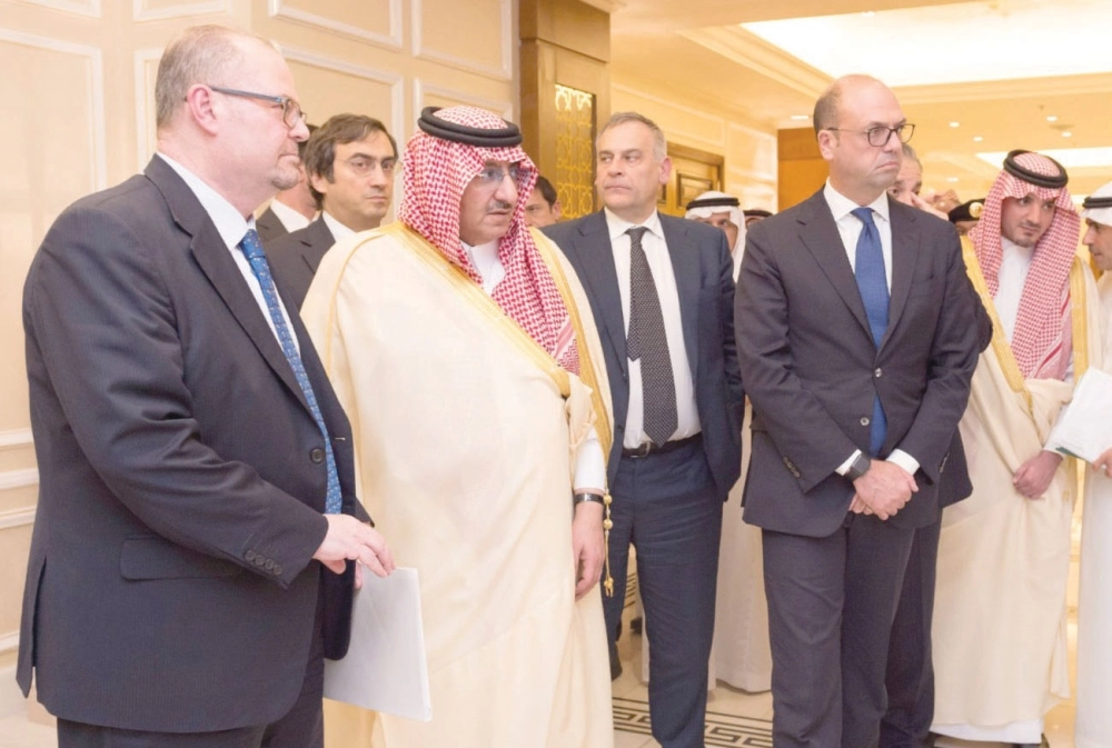  ولي العهد مستقبلا انجيلينو ألفانو في الرياض  (واس)  