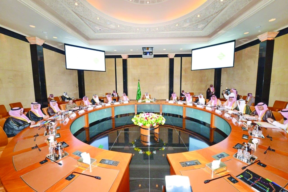 جانب من اجتماع الـ 11 اللجنة العليا للنقل العام (مكة)