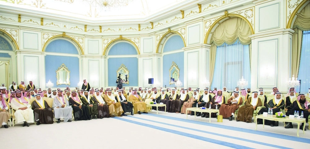 أهالي الأحساء خلال احتفالهم أمس