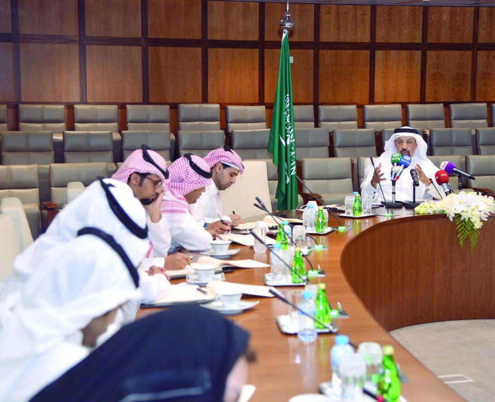 الفالح خلال المؤتمر الصحفي                          (مكة)