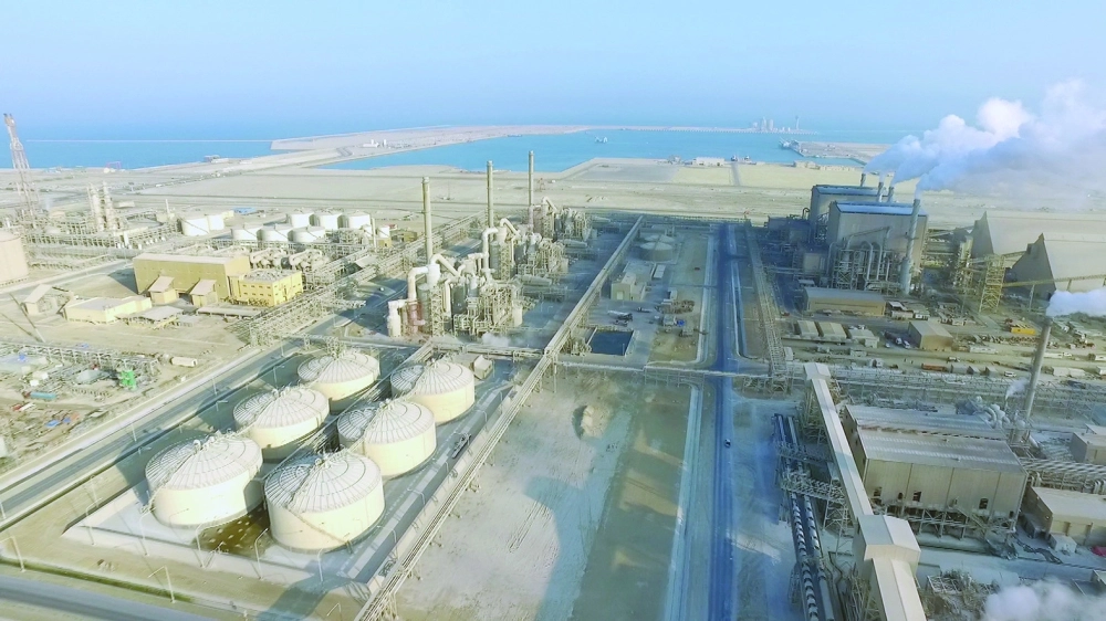 محطات الطاقة بجوار ميناء رأس الخير        (مكة)