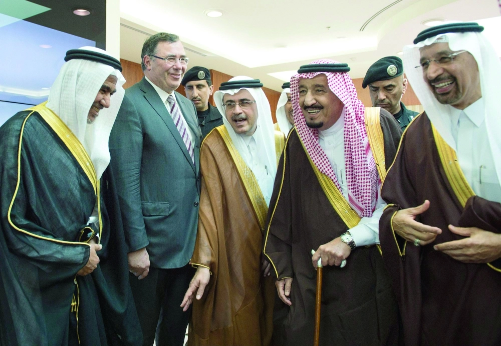 .. وأثناء تشريفه الحفل