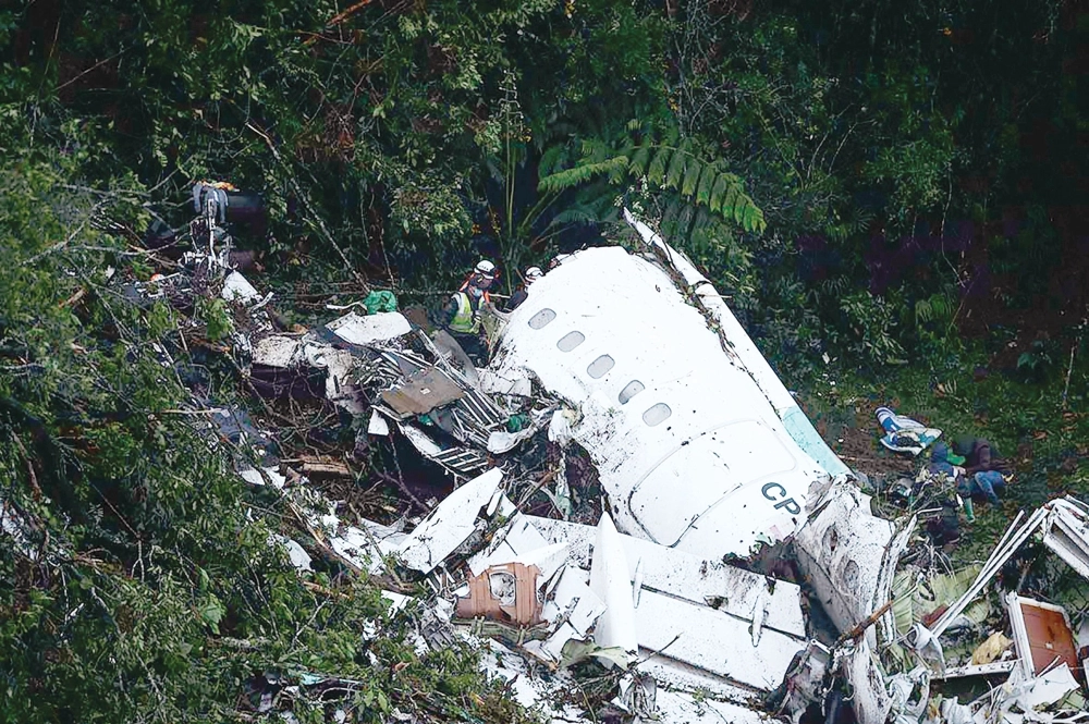 حطام طائرة الخطوط البوليفية لاميا                 (أ ف ب)