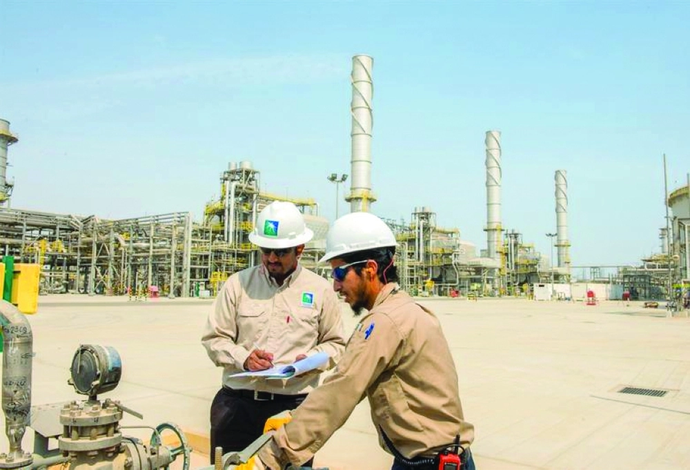 فنيان سعوديان في معمل واسط