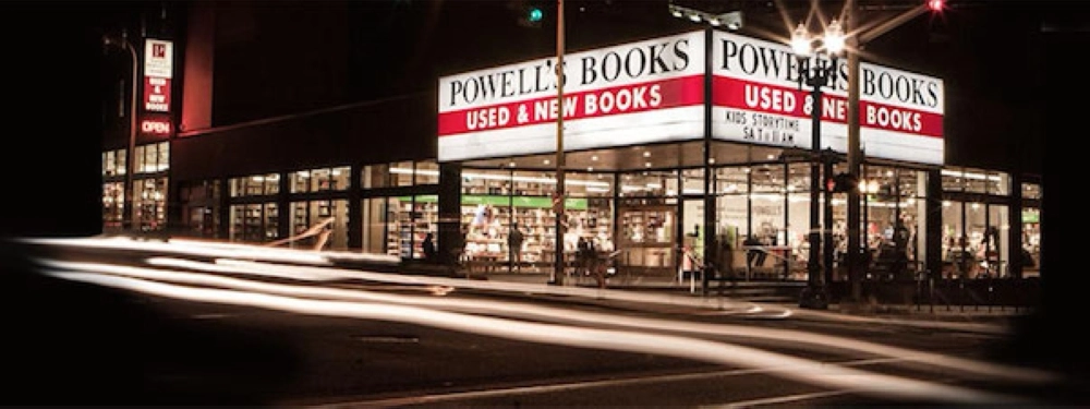 (بورتلاند، الولايات المتحدة) Powells Bookstore