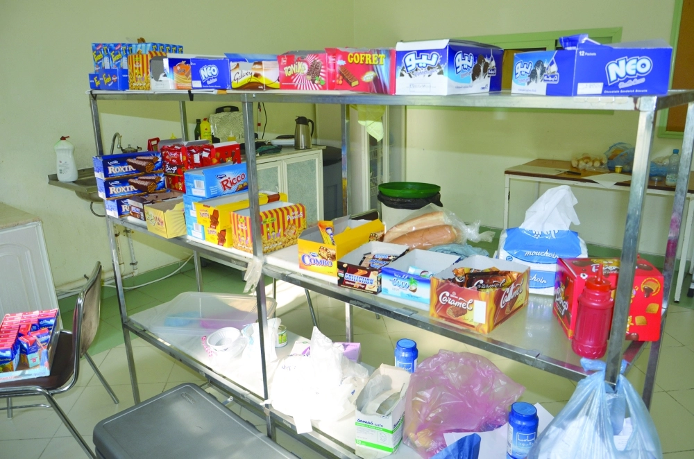 شوكولاته معروضة بأحد المقاصف                                    (عبدالمحسن دومان)