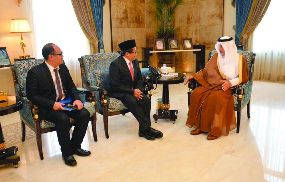 وخلال اسقباله محمد هيري   (مكة)