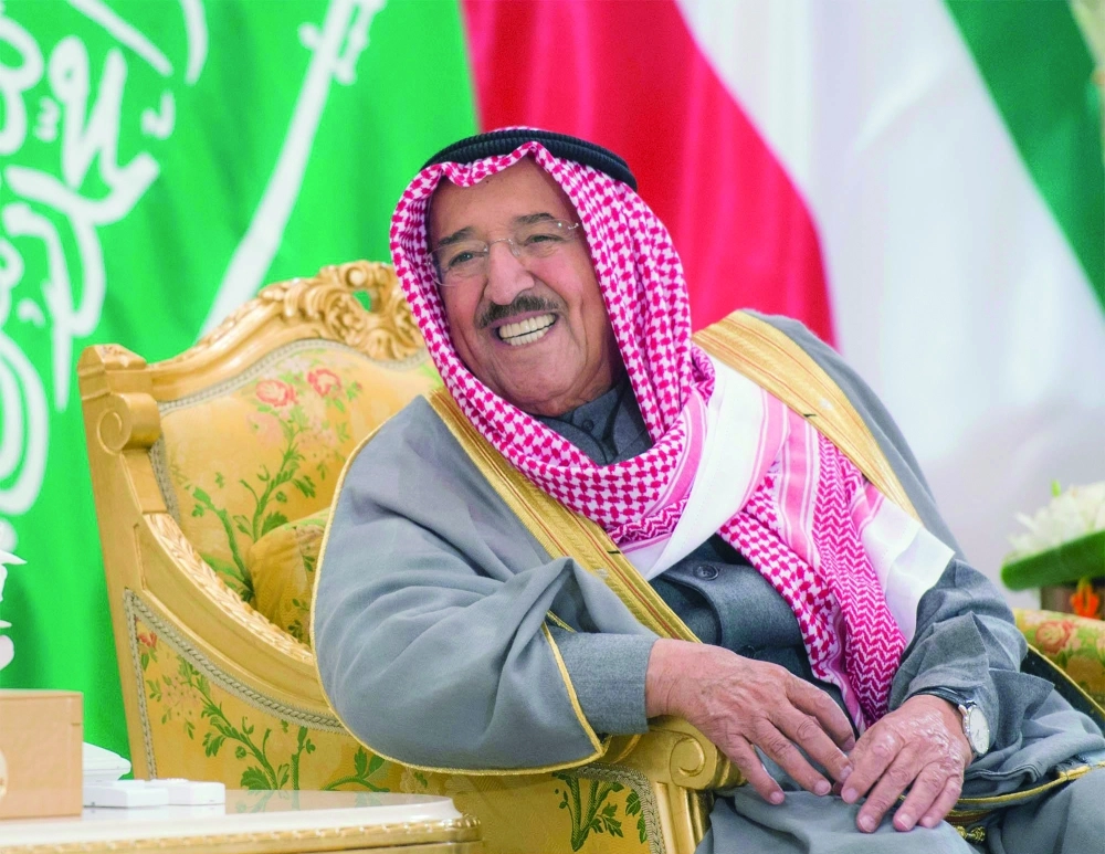 الشيخ صباح الصباح خلال مأدبة الغداء