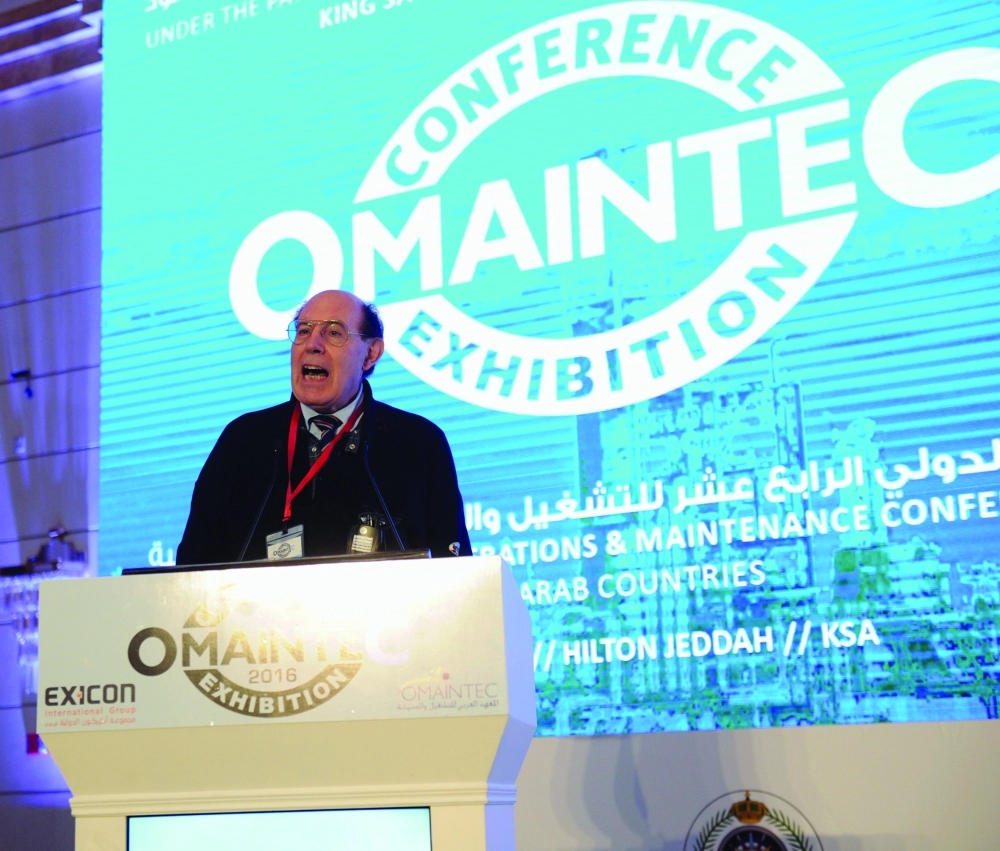 أحد المتحدثين في الجلسة الأولى (محمد يحيى)