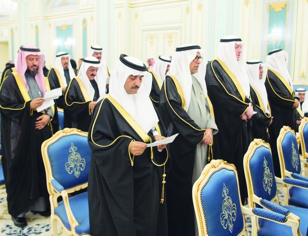 أعضاء مجلس الشورى خلال تأدية القسم 