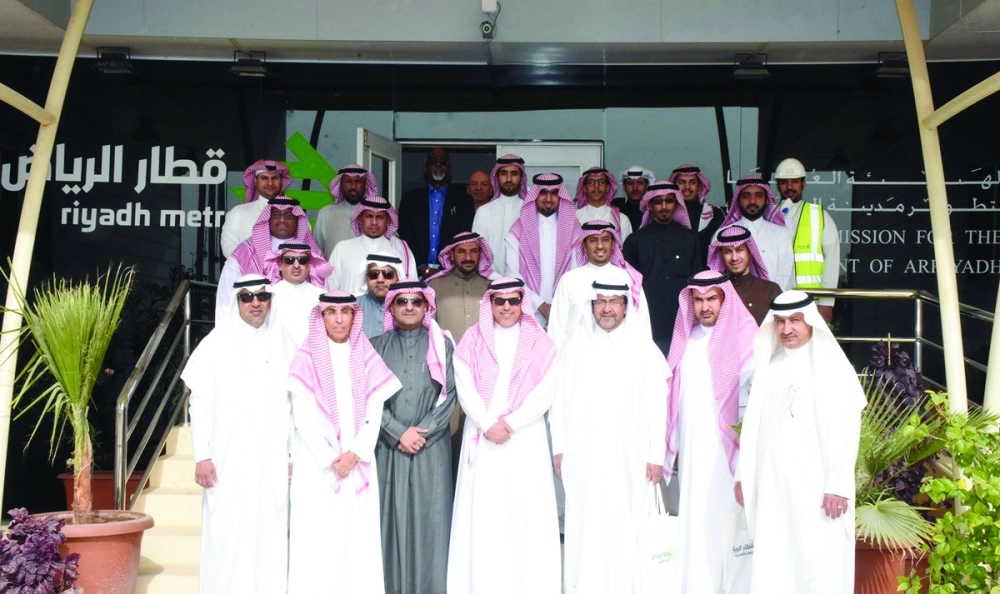 رؤساء البلديات يستمعون لشرح عن آلية الحفر      (مكة)