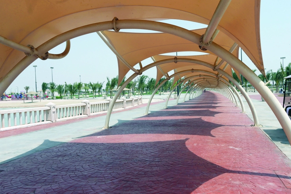 ممشى مظلل مخصص للأهالي  