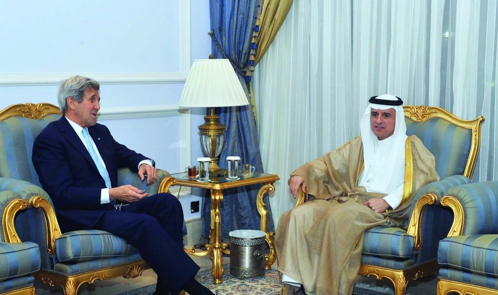 عادل الجبير مستقبلا كيري في لقاء سابق بجدة                               (مكة)