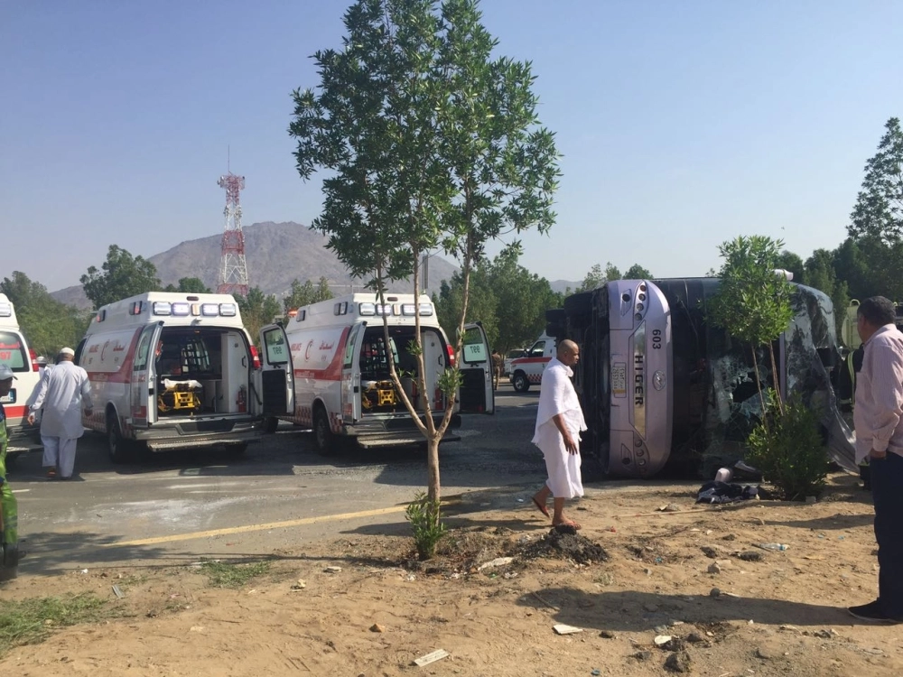 الفرق الإسعافية خلال مباشرة الحادث (مكة) 