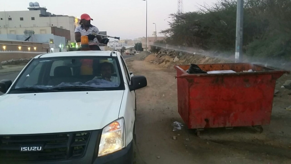 احتواء آثار أمطار الطائف وبرنامج مكثف لأعمال الوقاية والرش