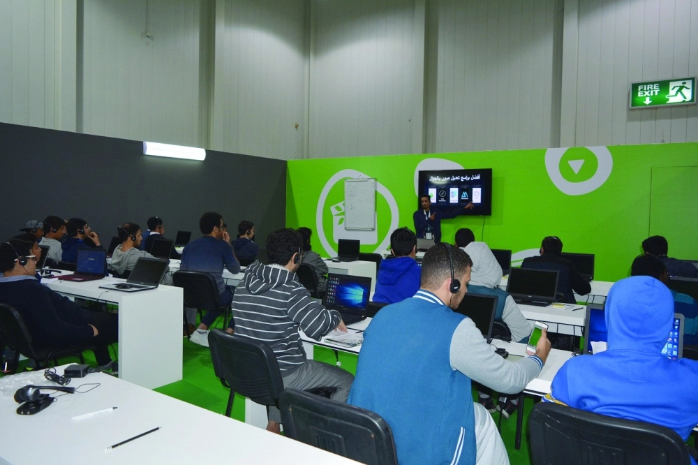 ركن الإخراج السينمائي في المعرض                 (مكة)