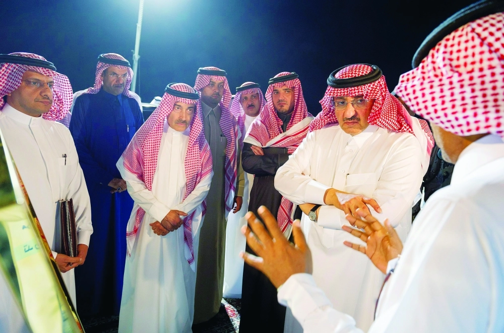 .. ويستمع لشرح مفصل عن محتويات السفينة 