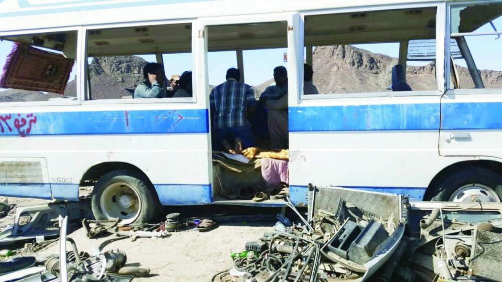 عمالة التشليح داخل الحافلة