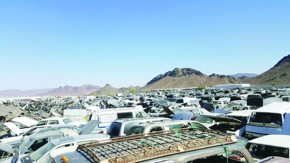 مركبات تالفة بالتشليح                                                                    (مكة)