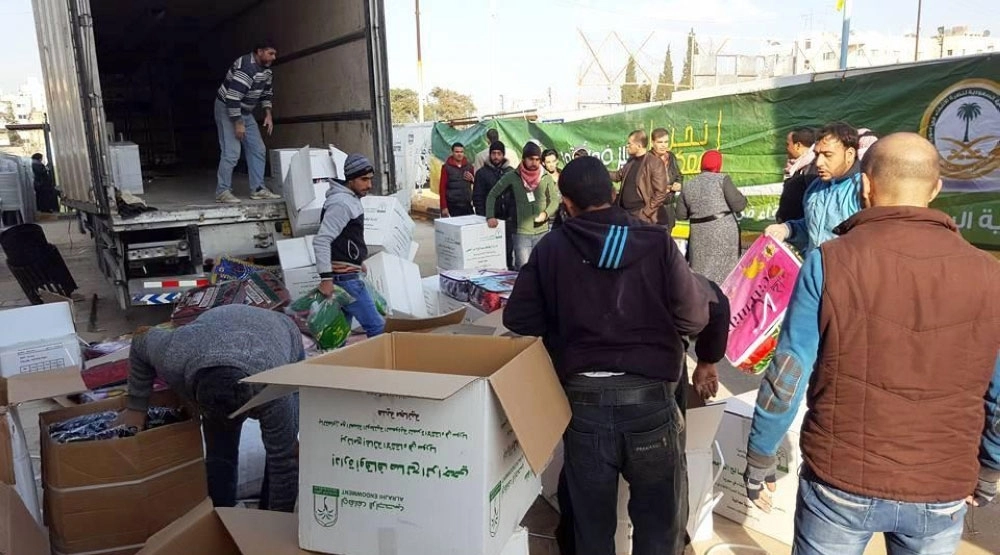 من أعمال توزيع المساعدات (واس)