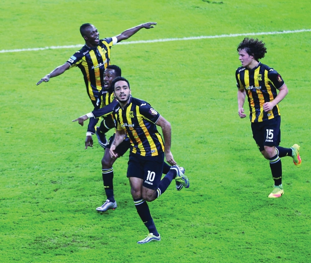 محمود كهربا عقب تسجيله الهدف الثاني أمس                     (علي القرني)