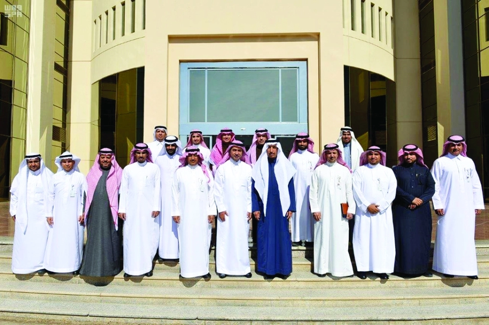 جماعية عقب توقيع الاتفاقية                                                   (مكة)