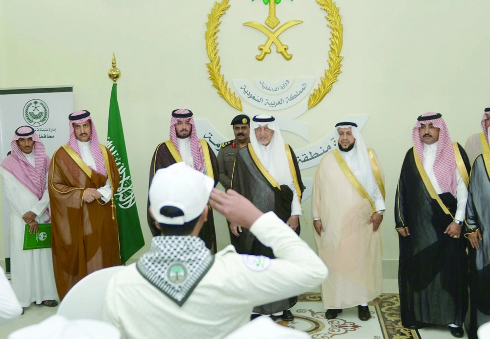 .. ولدى وصوله لمقر الإمارة في الكامل 