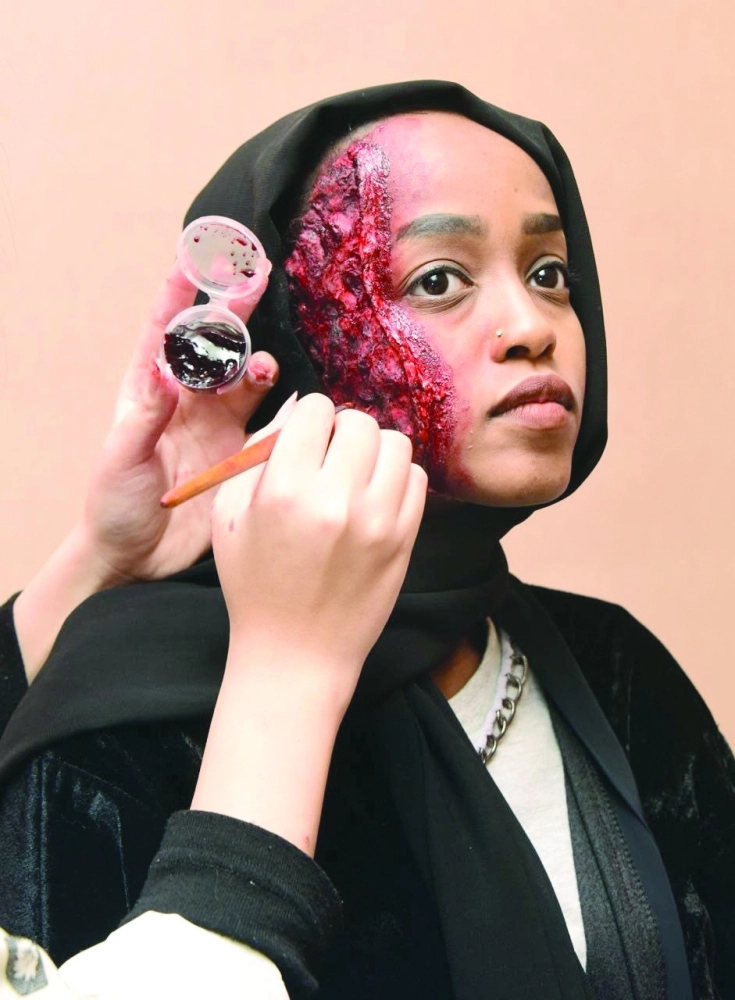 إحدى شخصيات العرض