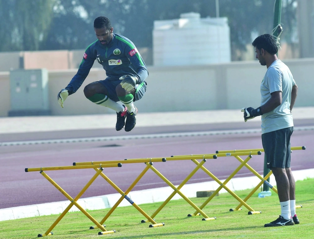 محمد العويس في تدريبات الأخضر                       (مكة)