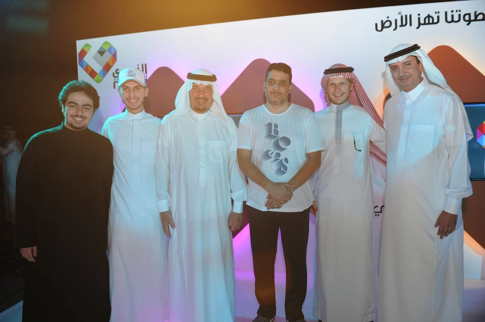 جوهرجى ومجموعة من المشاركين في الفعالية     (محمد الأهدل)